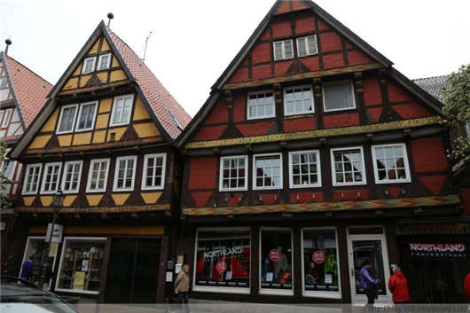 风景如画的建筑之城和说话的街灯：德国策勒旅行