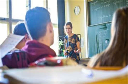 去德国留学，接受一流的教育，不亏本的买卖！