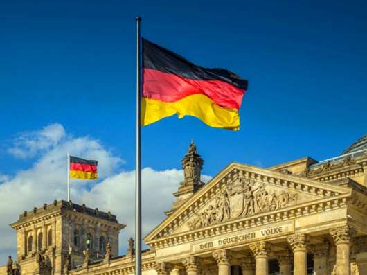 german-flags-at-reichstag-berlin-germany_crop.jpg